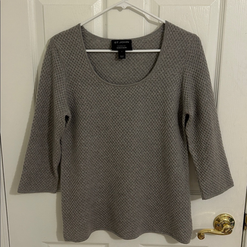 St. John Exclusively for Nordstrom 100% Cashmere Waffle Knit Sweater Size Small